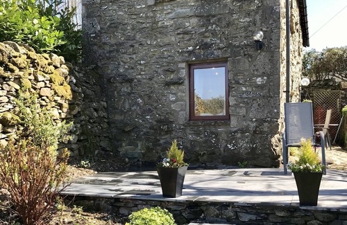 Kendal Cottage | Detached, romantic, homely barn. Peaceful with lovely views. Garden. New kitchen