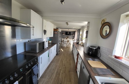 Hartland House | Detached six bedroom house with indoor heated swimming pool, near the coast.
