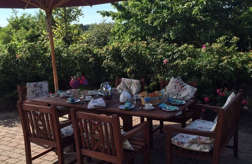 Nieblum House | Detached thatched house in a quiet location close to the beach