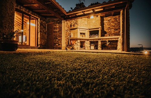 Britelo House | Detached vacation home with pool, barbecue, soccer pitch and much more