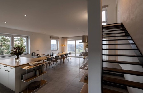 Langenburg House | Detached vacation home with hot tub, sauna and breathtaking terrace above the treetops