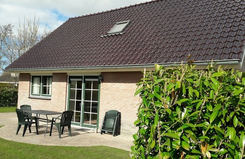 Tzummarum House | Detached vacation home with enclosed garden close to the Wadden coast