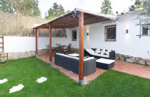 Puigventos Villa | Detached villa for 6 People in Lloret de Mar with comunal Outdoor swimming pool