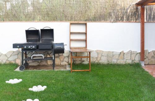 Puigventos Villa | Detached villa for 6 People in Lloret de Mar with comunal Outdoor swimming pool