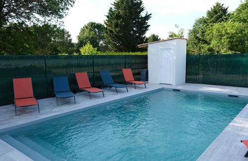 Les Mathes Villa | Detached villa in Les Mathes with private heated pool - Villa Cachée (Sleeps 10)