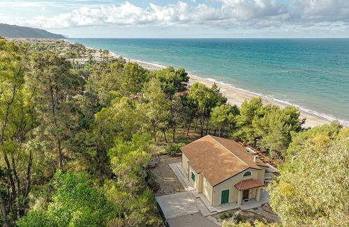 Marina di Ascea Villa | Detached villa with direct access to the beautiful beach of Ascea.