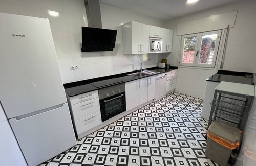 Pinseque Villa | Detached villa with private pool and wifi