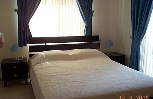 Universal House | Detached Villa With Private Pool Close To All Amenities - WiFi included