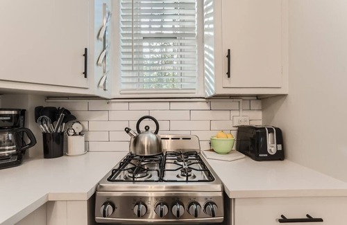 City Park Apartment | Detroit by Modern Midstay On City Park! #T12