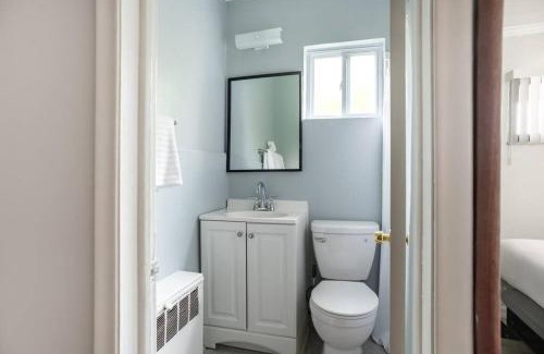 Riverview Apartment | Detroit Holiday Home, near Metropolitan Airport
