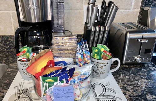 Detroit Condo | Detroit Luxury King Size Loft W/A lot of Amenities & Game Room (Near Downtown)