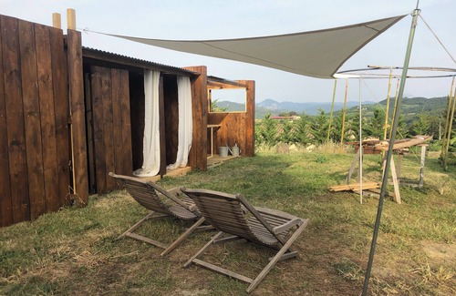 La Serpent RV Rental | Deux Tepees Equipe Pour 4 Personne Avec Cuisine Dété sur Terrain 350m2