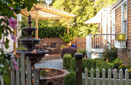 Natchez Bed & Breakfast | Devereaux Shields House