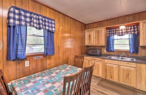 Greers Ferry Cabin | Devil’s Fork Resort Cabin w/Designated Boat Slip!