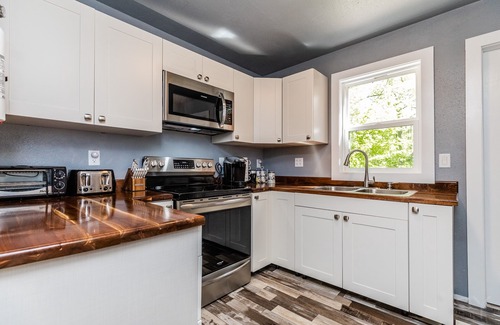 Baraboo House | DEVILS LAKE SCHOOL HOUSE , Walk to the Park and Tumbled Rock Micro Brewery