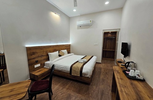 Gwalior Hotel | Devki Grand Hotel