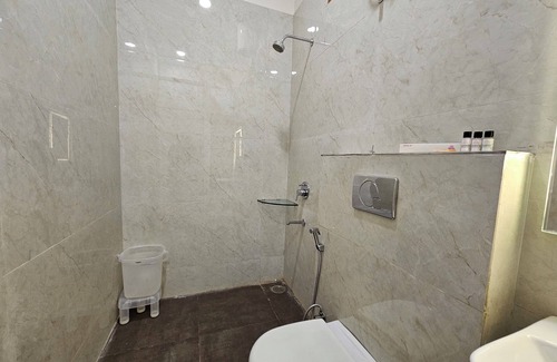 Gwalior Hotel | Devki Grand Hotel