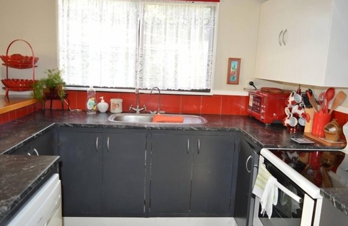 Tauranga House | Devon Cottage NZ - a home away from home, a 10 mins away from the beach
