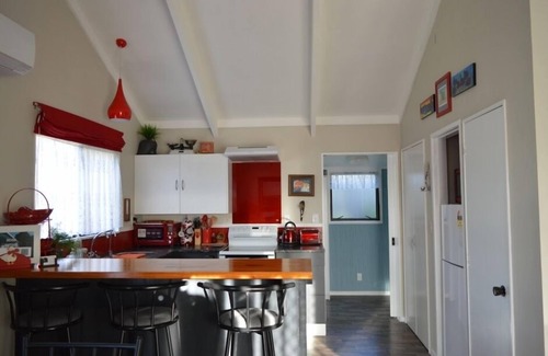 Tauranga House | Devon Cottage NZ - a home away from home, a 10 mins away from the beach