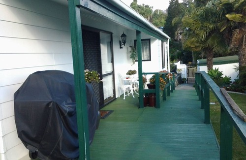 Tauranga House | Devon Cottage NZ - a home away from home, a 10 mins away from the beach