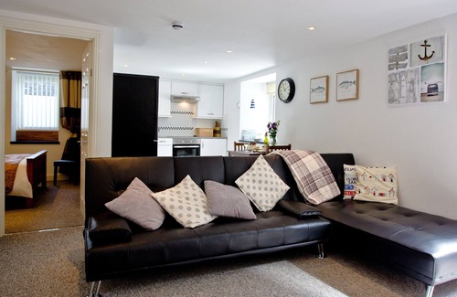 Torquay City Centre Apartment | Devon Villa Garden Apartment