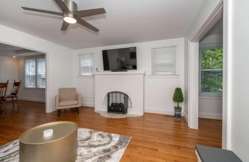 Park Hills House | Devou Park Cottage Suites - Walk to Devou Park
