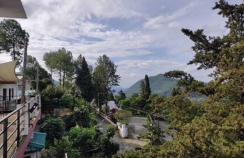 Bhagtpura Apartment | Dew Drops Homestay, on the green hills of Nainital, Uttarakhand, India.