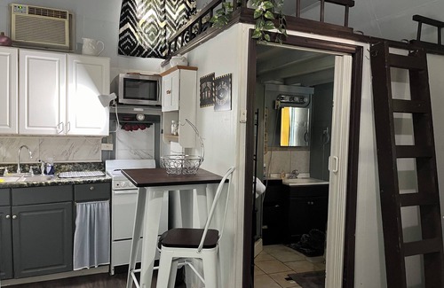 Spiro Cabin | Dew's Cabin is just 10 minutes from Fort Smith, Arkansas.