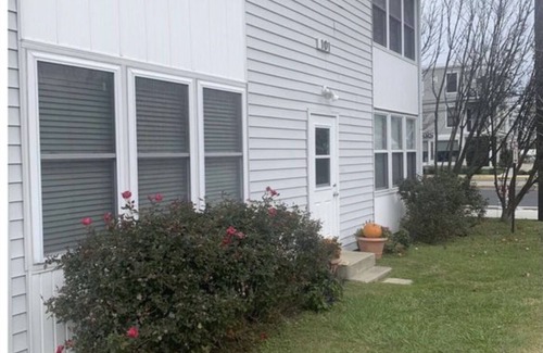 Dewey Beach Condo | Dewey Beach Condo 2BR + Sleeper. Family friendly! Three min walk to the beach!