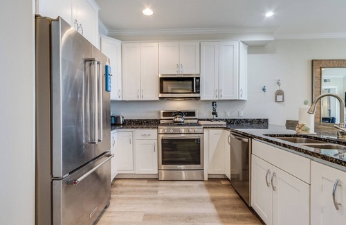 Dewey Beach Condo | Dewey Splendor Pool and Beach!