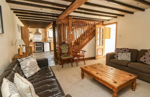 Aberaeron Cottage | DEWI VILLA, pet friendly, character holiday cottage in Aberaeron