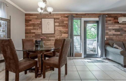 Old Seminole Heights House | Dexters Cottage Near Downtown and cafes