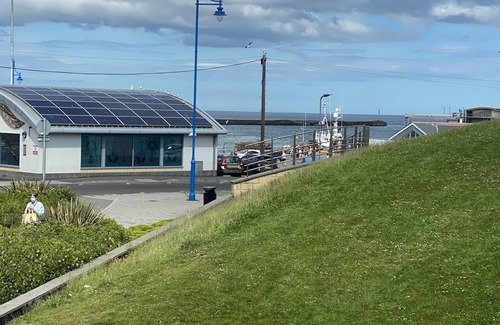 Amble House | Dexters Den - Stunning large 3 bedroom cottage with sea views