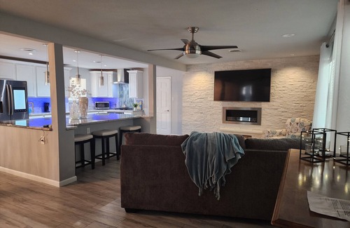 Hurst House | DFW BEAUTIFUL HOME -15 MINUTES FROM DFW AIRPORT!
