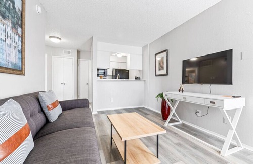 Park Central Apartment | DFW EXTENDED STAY - 1 BEDROOM APT!