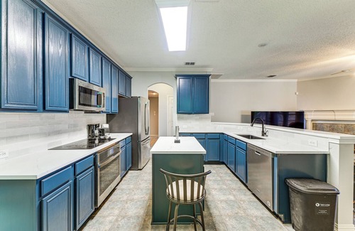 Frisco House | DFW Sports Hub: Home w/Pool & Hot Tub in Frisco!