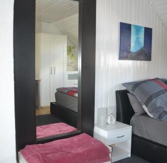 Volkhoven/Weiler House | DG-Zimmer