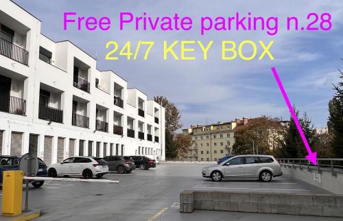 Brno-stred Apartment | DH Private Flowers Terrace and Sauna Luxury Apartment 2kk, 2x SmartTV-NETFLIX, Free Parking, Gym