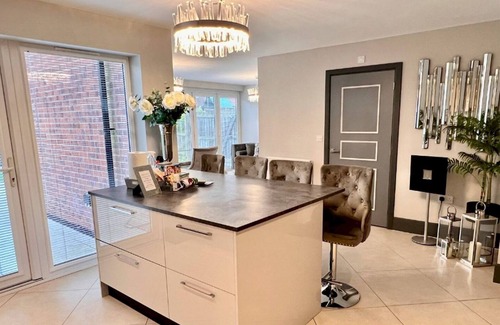 Durham House | DH1 Durham large 4 bed luxury modern home| Pass the Keys