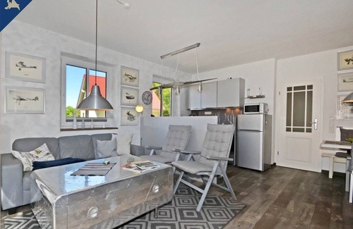 Korswandt House | DHH Waldhaus 6 - Gemütliche DHH für 5 Personen mit Kamin und Sauna/Wlan, Stellplatz, Wama