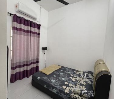 Padang Saujana House | Dhia Medina Homestay Jerantut