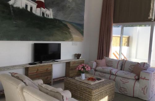 L'Agulhas Apartment | D’Hub guest cottage