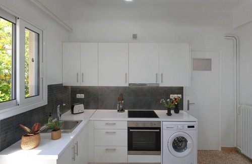 Athens Apartment | Diagora1 Stylish Sanctuary: Pangrati Gem Refurbish
