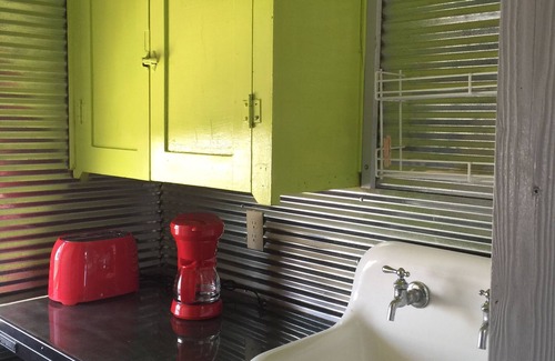 Brule County Cabin | Diamond A Cattle Tourist Cabin