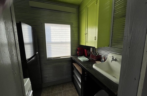 Brule County Cabin | Diamond A Cattle Tourist Cabin