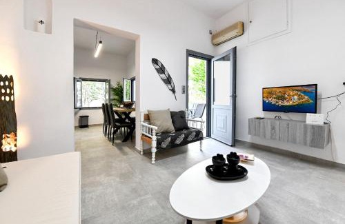 Korissia House | Diamond, a modern and stylish house, near the shops and restaurants in Korissia