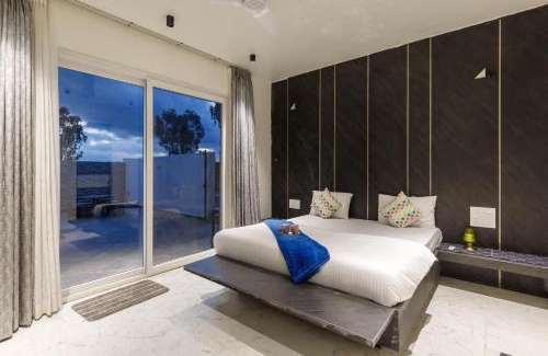 Doddaballapur Villa | Diamond Blue Pool Villa Private Pool Veg Food