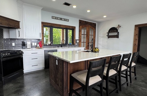 Quitman House | Diamond Bluff Lodge on Greers Ferry Lake