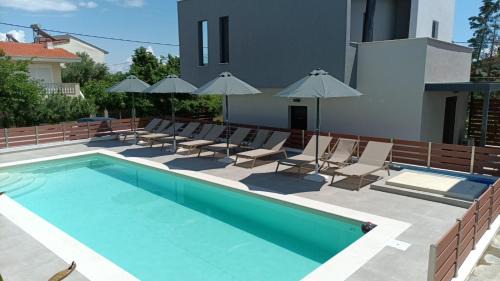 Nea Iraklitsa Apartment | Diamond C Luxury Apartment