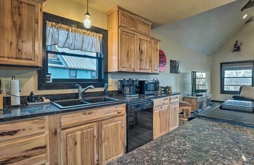 Diamond City Apartment | Diamond City Studio Cabin on Bull Shoals Lake